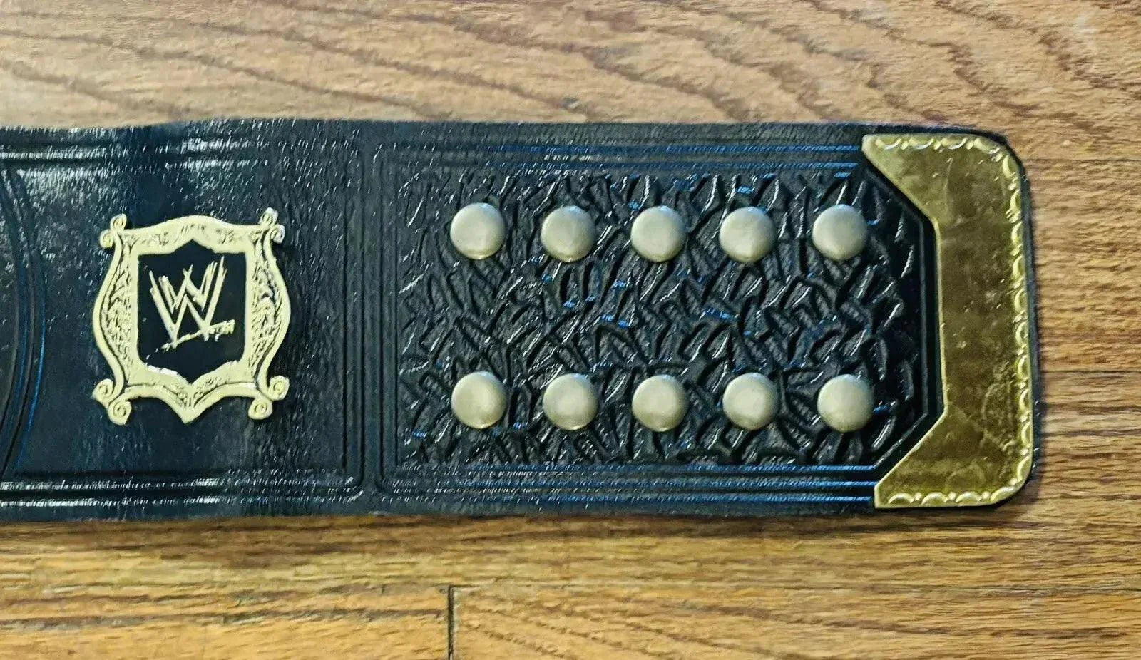 World Wrestling Heavyweight Championship belt